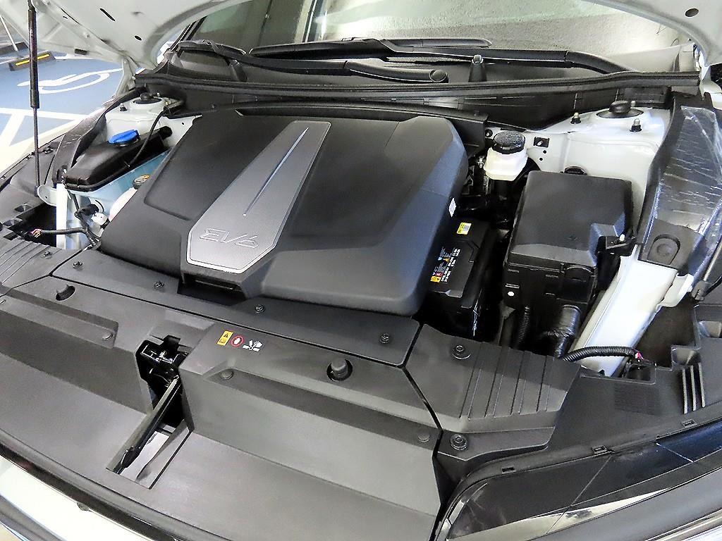 기아 EV6 더 뉴 EV6 롱레인지 2WD 어스 이미지 19