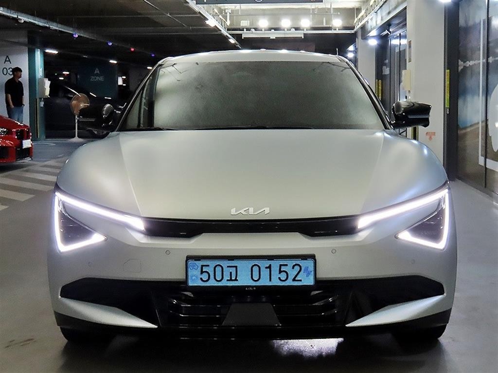 기아 EV6 더 뉴 EV6 롱레인지 2WD 어스 이미지 2
