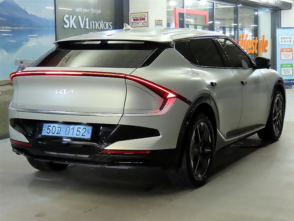 기아 EV6 더 뉴 EV6 롱레인지 2WD 어스 이미지 4