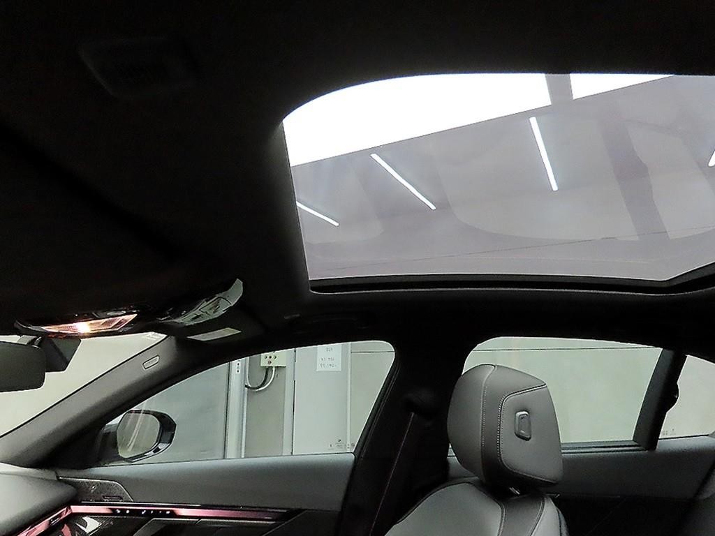 BMW 5시리즈 5시리즈 (G60) 530i xDrive M 스포츠 프로 스페셜 에디션 이미지 16