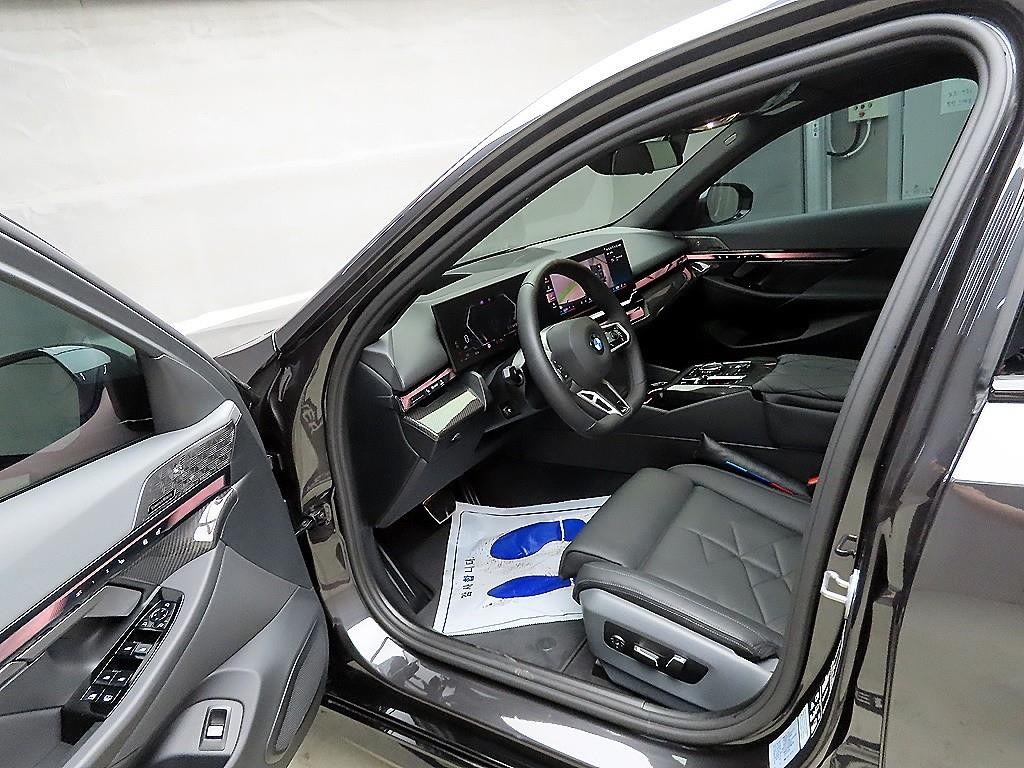 BMW 5시리즈 5시리즈 (G60) 530i xDrive M 스포츠 프로 스페셜 에디션 이미지 5