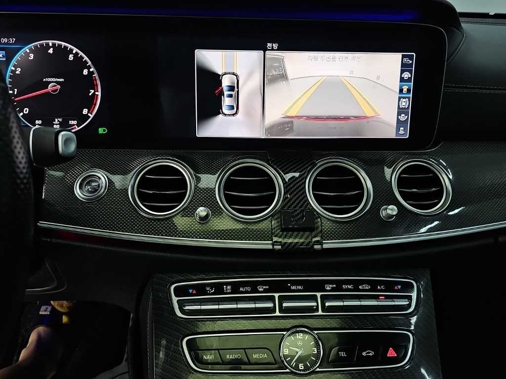 벤츠 E 클래스 E-클래스 W213 E300 4MATIC AMG LINE 이미지 10