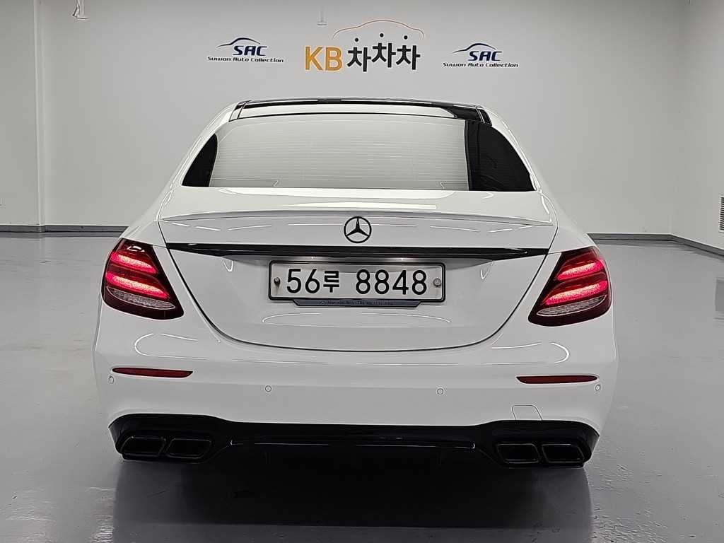 벤츠 E 클래스 E-클래스 W213 E300 4MATIC AMG LINE 이미지 3