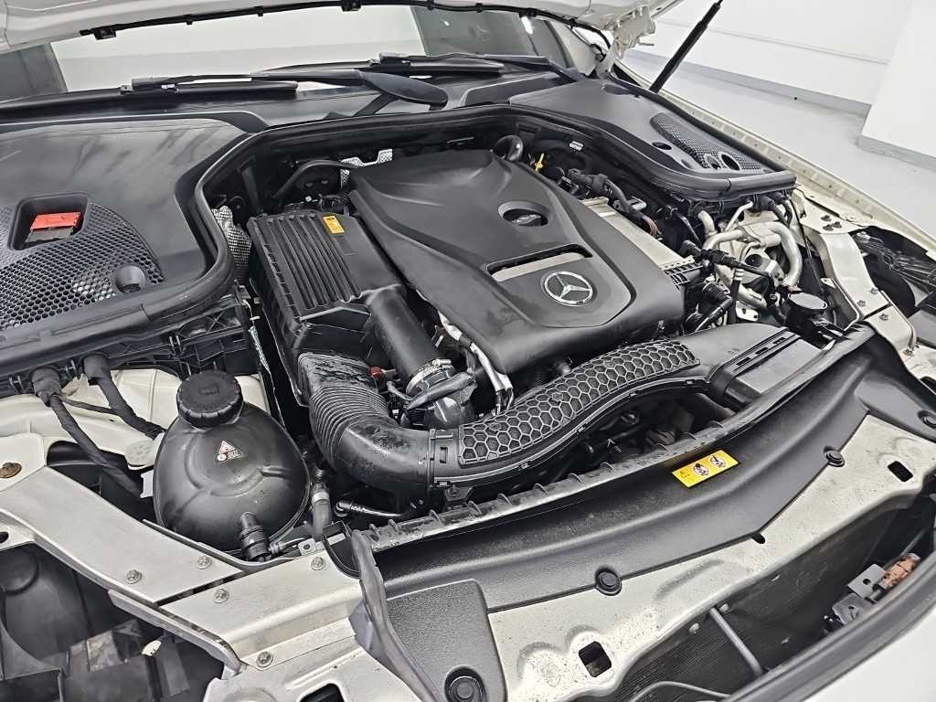 벤츠 E 클래스 E-클래스 W213 E300 4MATIC AMG LINE 이미지 5