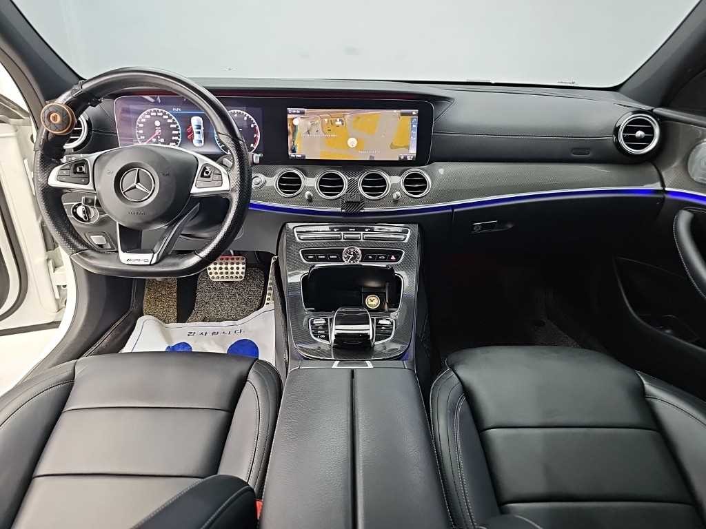 벤츠 E 클래스 E-클래스 W213 E300 4MATIC AMG LINE 이미지 7