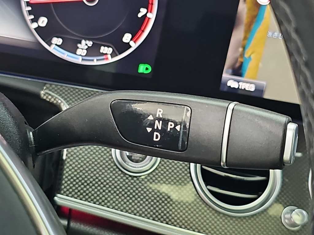 벤츠 E 클래스 E-클래스 W213 E300 4MATIC AMG LINE 이미지 8