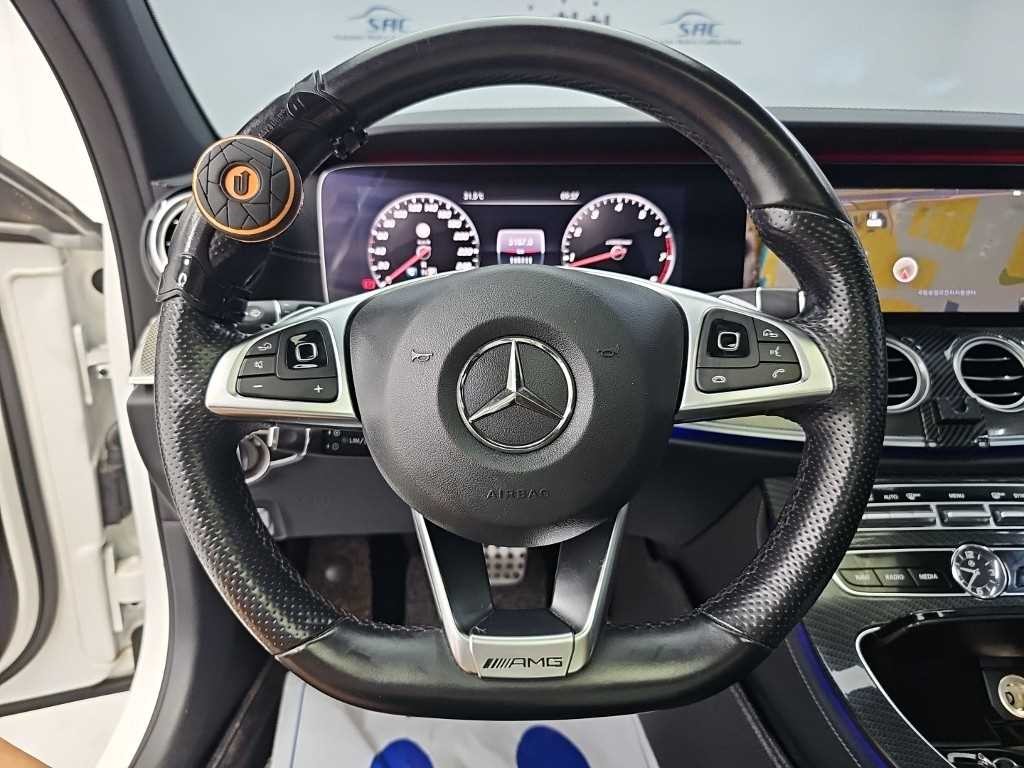 벤츠 E 클래스 E-클래스 W213 E300 4MATIC AMG LINE 이미지 9