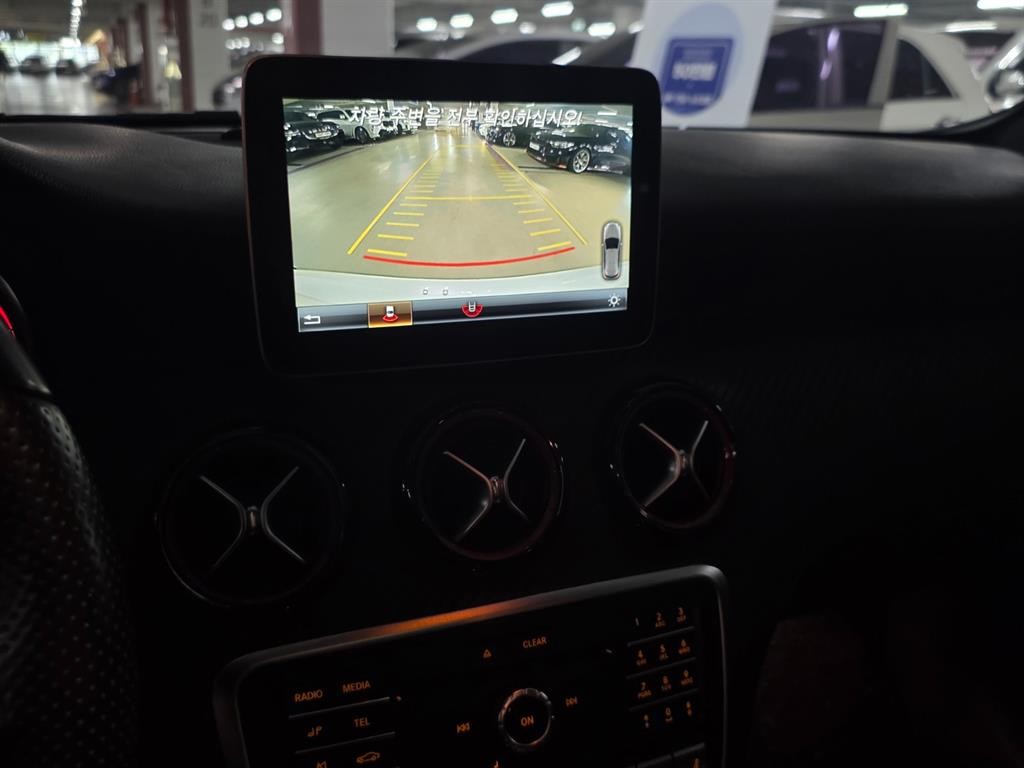 벤츠 A 클래스 A클래스 W176 A45 AMG 4MATIC 이미지 14