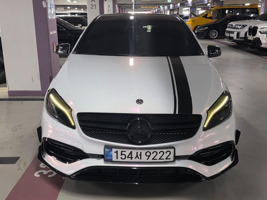 벤츠 A 클래스 A클래스 W176 A45 AMG 4MATIC 이미지 3