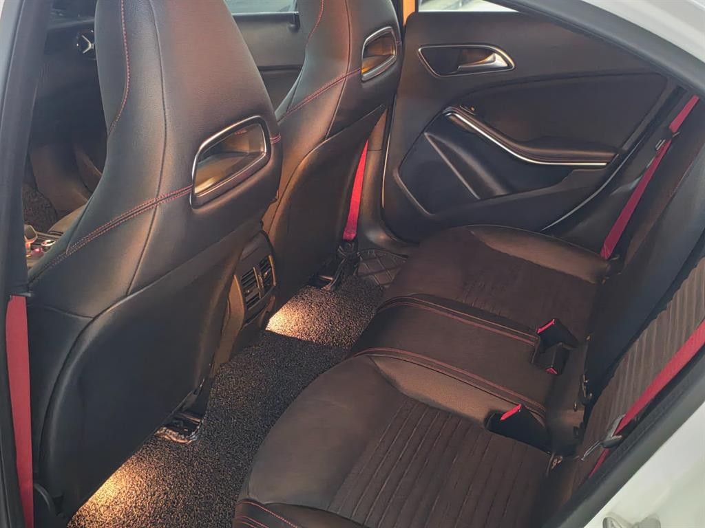 벤츠 A 클래스 A클래스 W176 A45 AMG 4MATIC 이미지 9