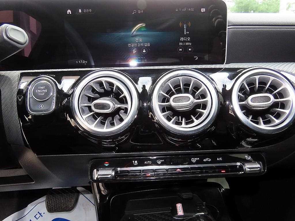 벤츠 A 클래스 A클래스 W177 A220 해치백 이미지 13