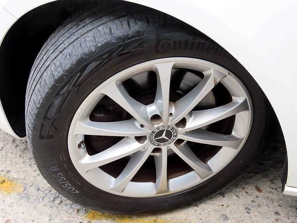 벤츠 A 클래스 A클래스 W177 A220 해치백 이미지 17