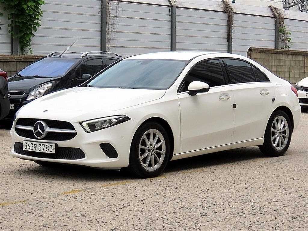 벤츠 A 클래스 A클래스 W177 A220 해치백 이미지 2