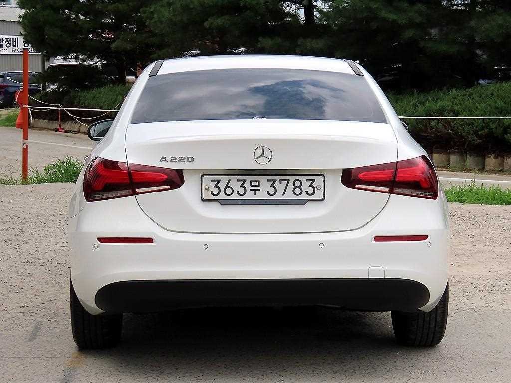 벤츠 A 클래스 A클래스 W177 A220 해치백 이미지 4