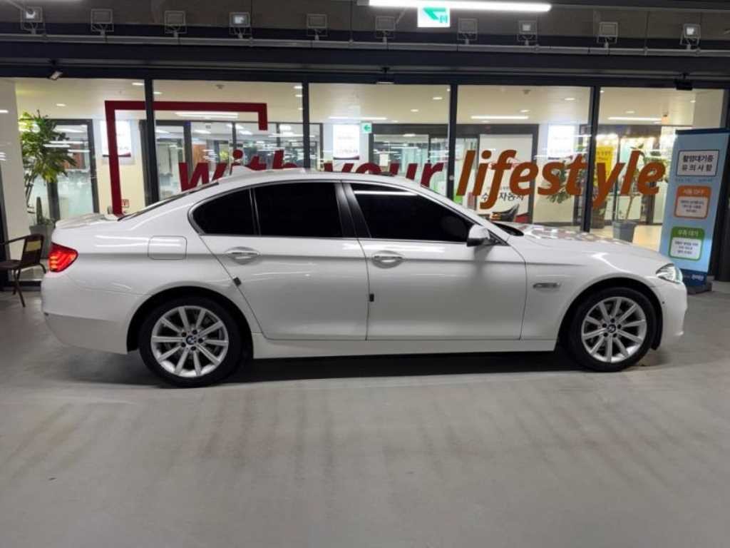 BMW 5시리즈 5시리즈 (F10) 528i xDrive 이미지 3