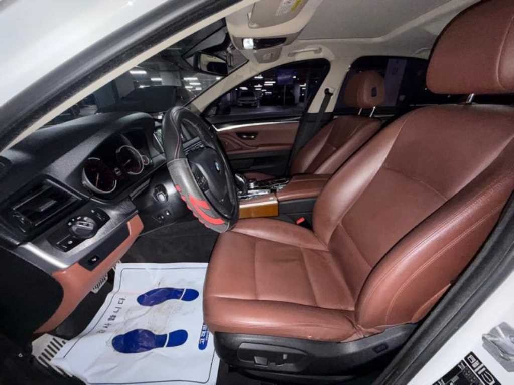 BMW 5시리즈 5시리즈 (F10) 528i xDrive 이미지 6