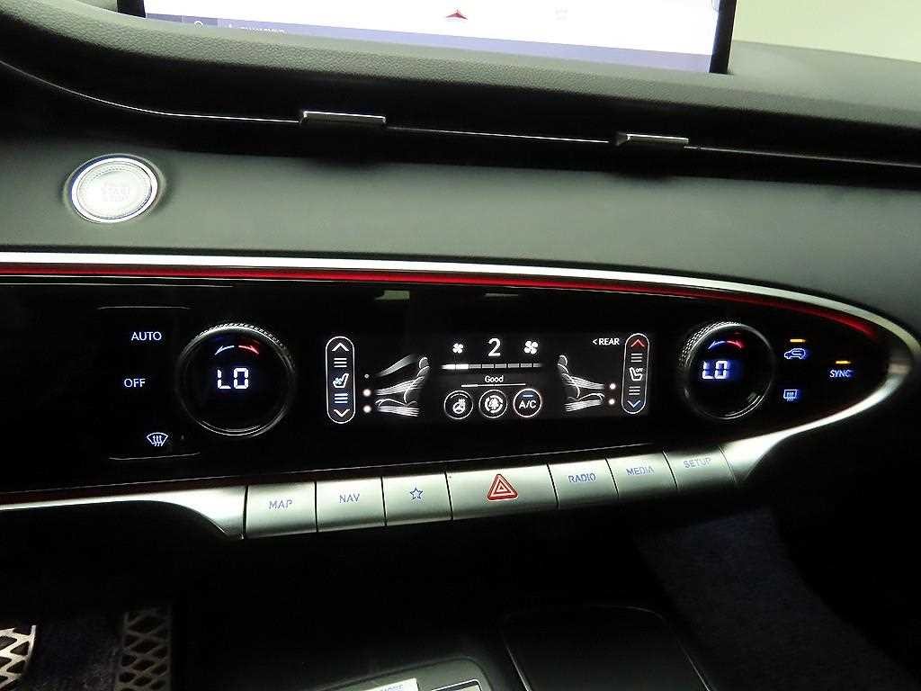 제네시스 GV70 2.5T 가솔린 2WD 스포츠 이미지 15