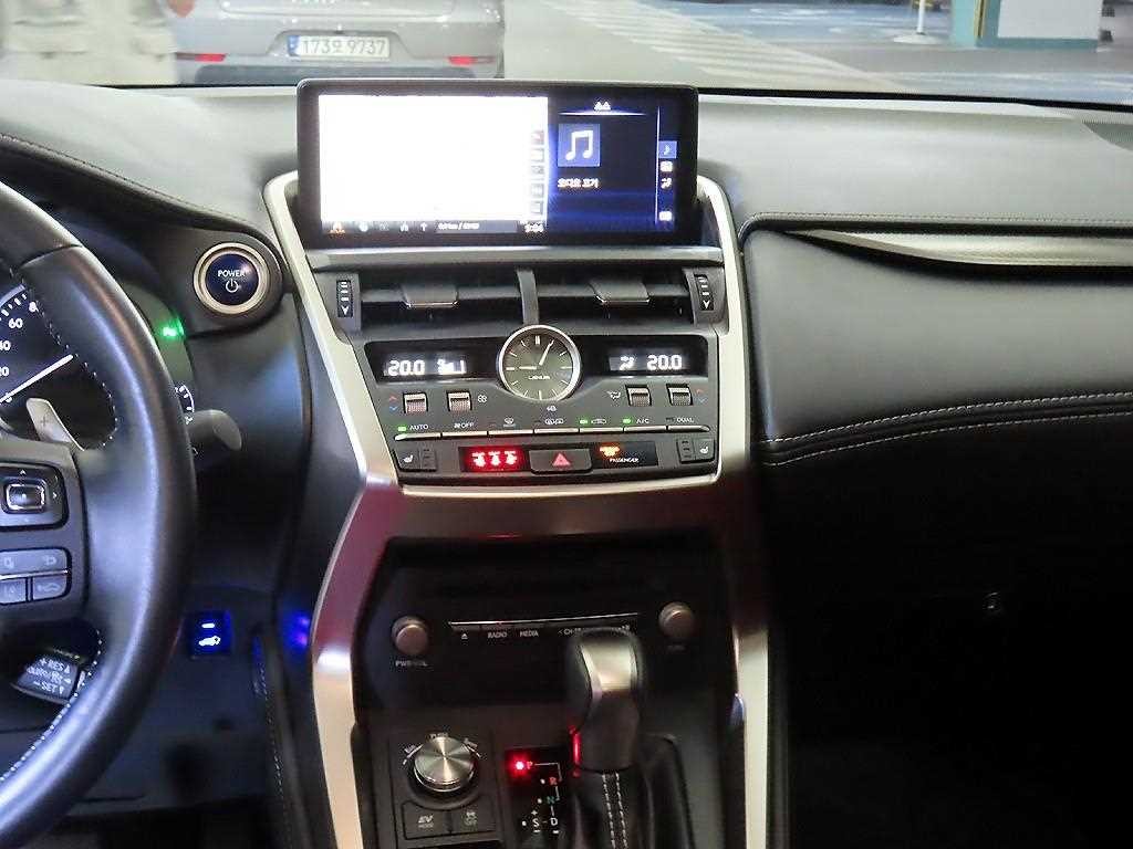 렉서스 NX NX 300h 슈프림 이미지 11