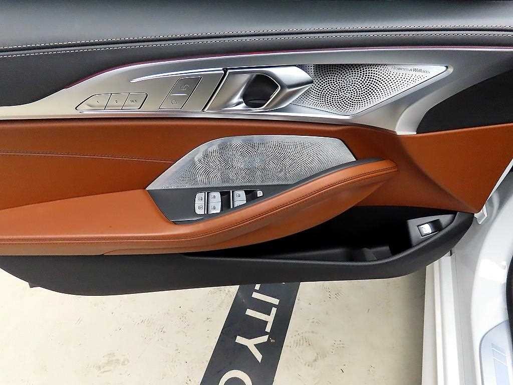 BMW 8시리즈 8시리즈 (G15) M850i xDrive 그란 쿠페 이미지 11