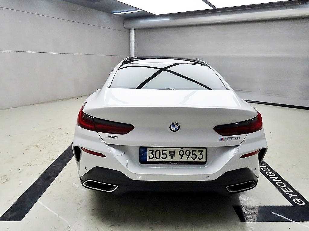 BMW 8시리즈 8시리즈 (G15) M850i xDrive 그란 쿠페 이미지 3