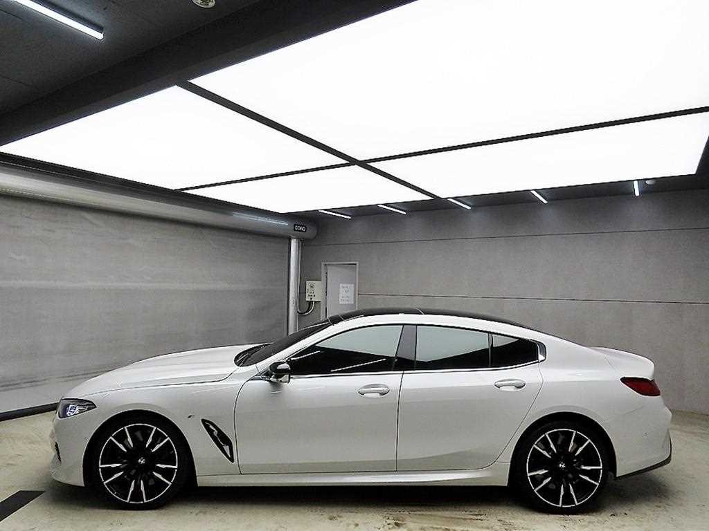 BMW 8시리즈 8시리즈 (G15) M850i xDrive 그란 쿠페 이미지 4
