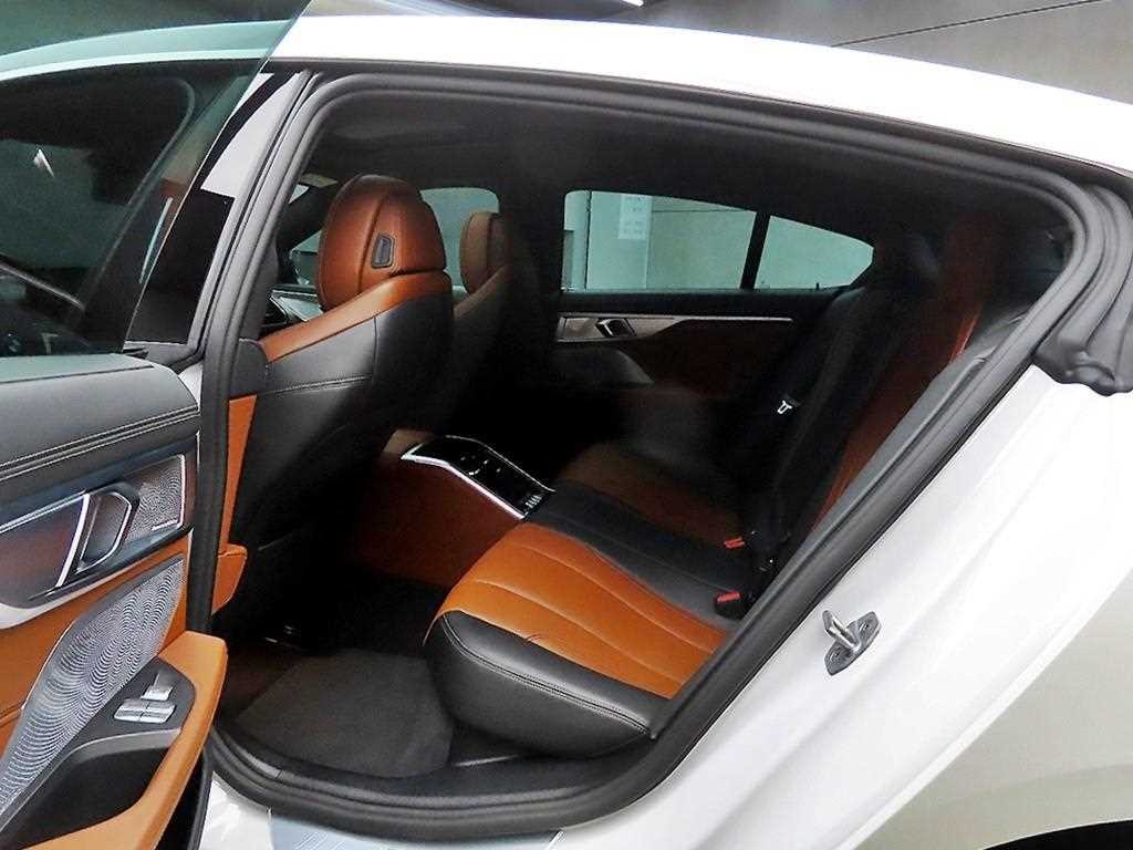 BMW 8시리즈 8시리즈 (G15) M850i xDrive 그란 쿠페 이미지 6