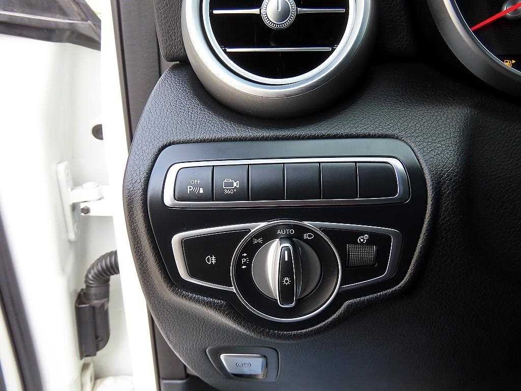 벤츠 GLC 클래스 GLC클래스 X253 GLC 220 d 4MATIC 프리미엄 쿠페 이미지 11