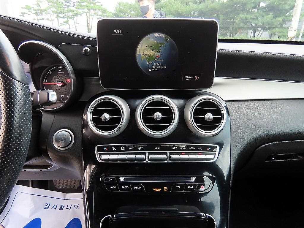 벤츠 GLC 클래스 GLC클래스 X253 GLC 220 d 4MATIC 프리미엄 쿠페 이미지 14