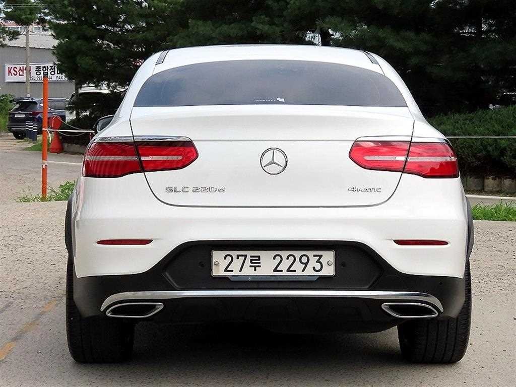벤츠 GLC 클래스 GLC클래스 X253 GLC 220 d 4MATIC 프리미엄 쿠페 이미지 4