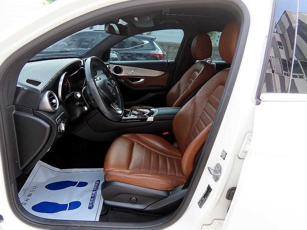 벤츠 GLC 클래스 GLC클래스 X253 GLC 220 d 4MATIC 프리미엄 쿠페 이미지 5