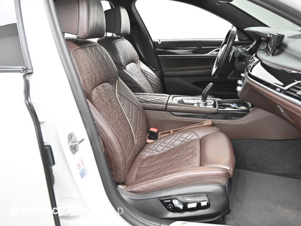 BMW 7시리즈 7시리즈 (G70) 740i sDrive 디자인퓨어 엑셀런스 이미지 10
