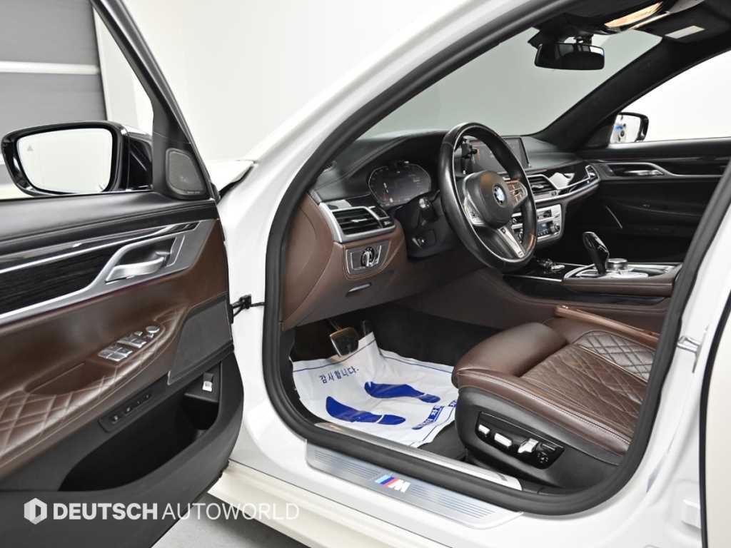 BMW 7시리즈 7시리즈 (G70) 740i sDrive 디자인퓨어 엑셀런스 이미지 11