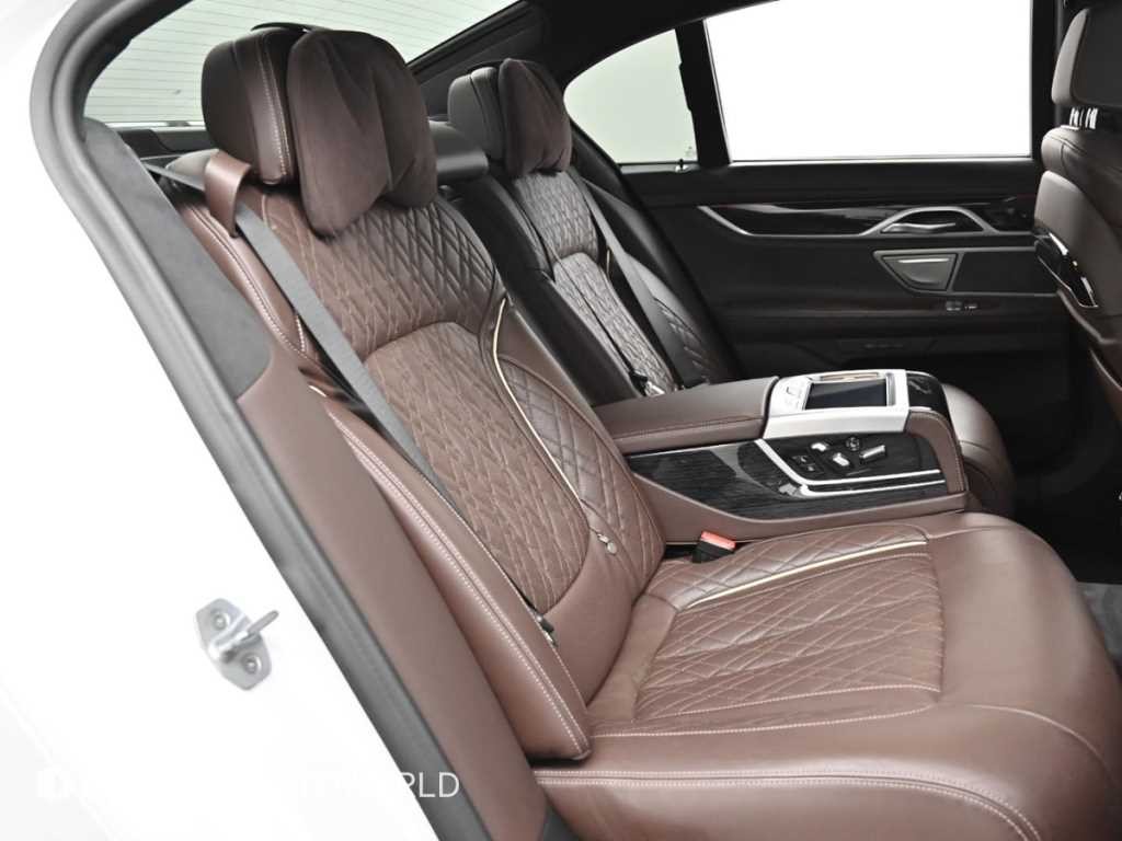 BMW 7시리즈 7시리즈 (G70) 740i sDrive 디자인퓨어 엑셀런스 이미지 12