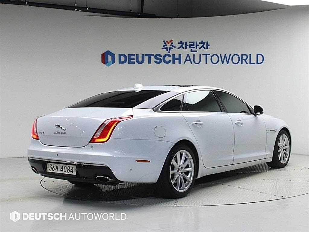 재규어 XJ XJ (X351) 3.0D 프리미엄 럭셔리 LWB 이미지 2