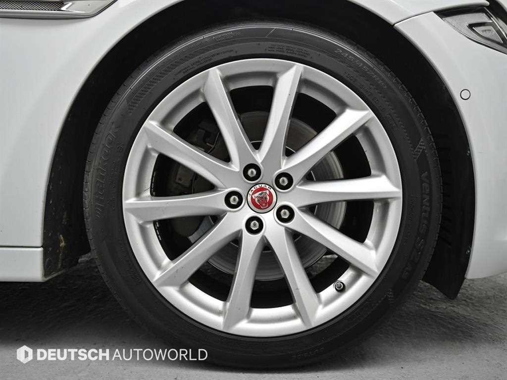 재규어 XJ XJ (X351) 3.0D 프리미엄 럭셔리 LWB 이미지 5