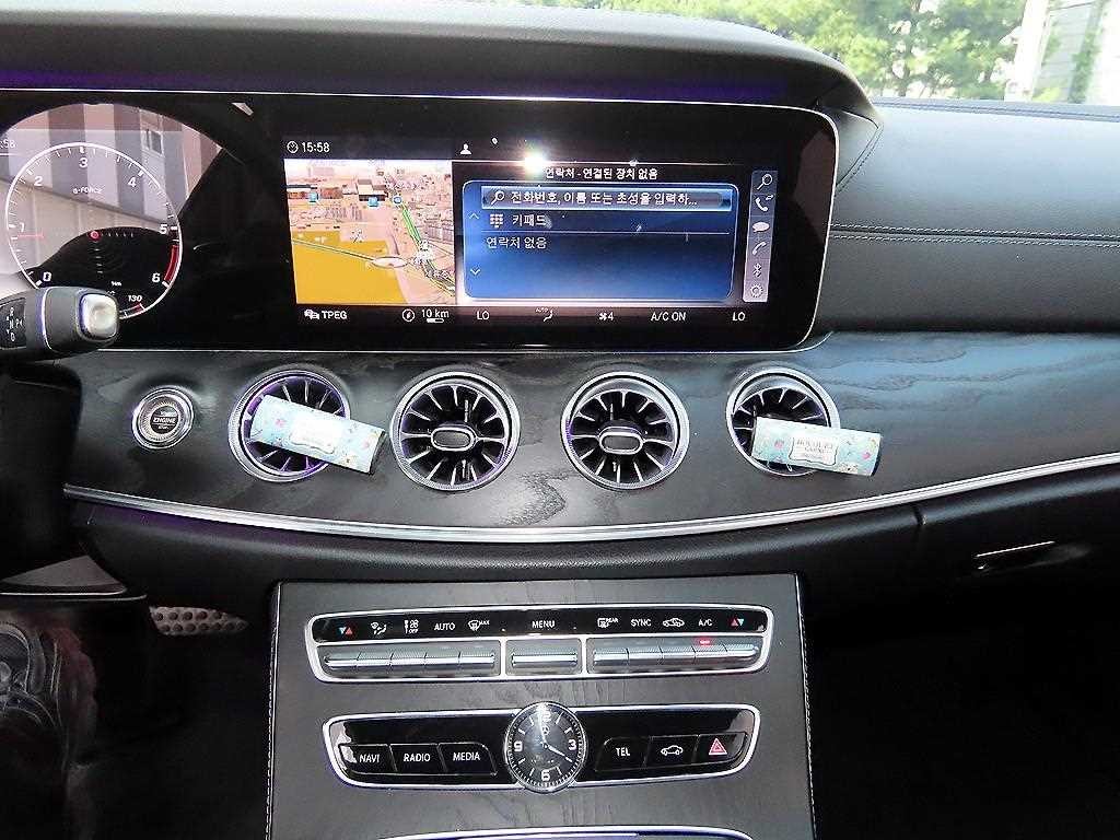 벤츠 E 클래스 E-클래스 W213 E220d 카브리올레 이미지 15