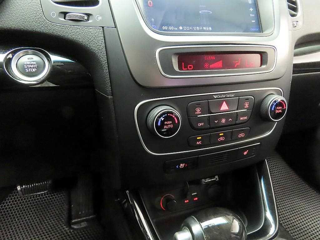 기아 쏘렌토 뉴 쏘렌토 R 2WD 2.0 TLX 이미지 16