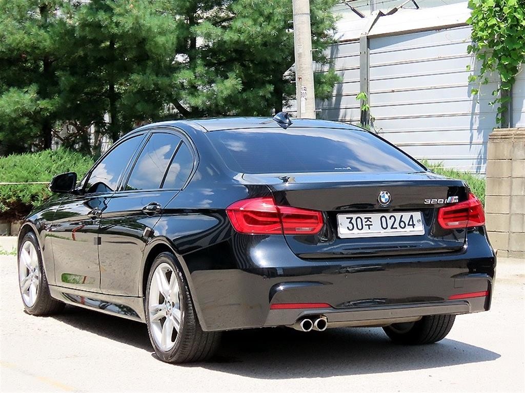 BMW 3시리즈 3시리즈 (F30) 328i M 스포츠 이미지 3