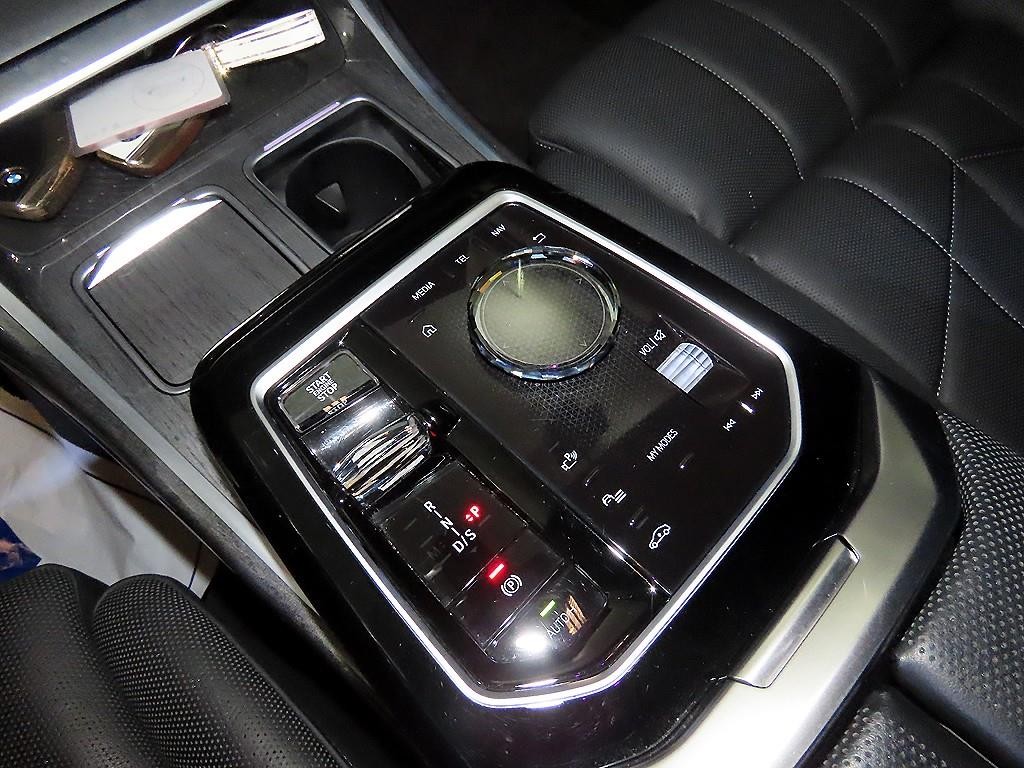 BMW 7시리즈 7시리즈 (G70) 740d xDrive M 스포츠 이미지 12