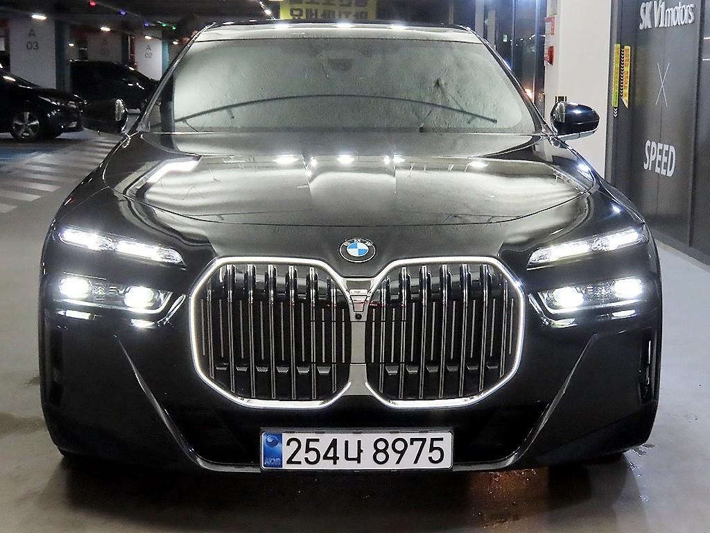 BMW 7시리즈 7시리즈 (G70) 740d xDrive M 스포츠 이미지 2