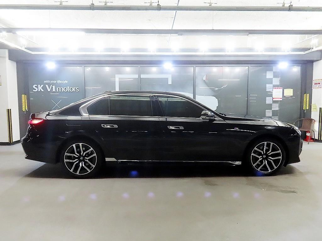 BMW 7시리즈 7시리즈 (G70) 740d xDrive M 스포츠 이미지 3