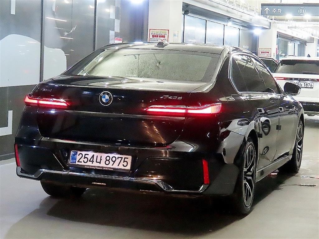 BMW 7시리즈 7시리즈 (G70) 740d xDrive M 스포츠 이미지 4