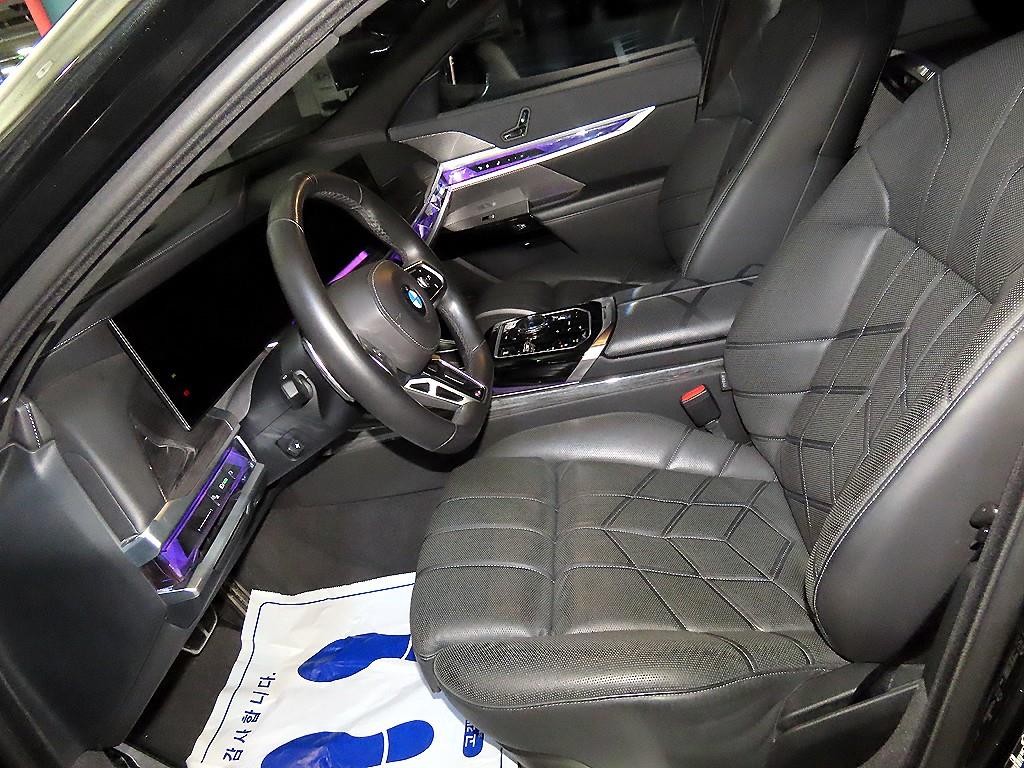 BMW 7시리즈 7시리즈 (G70) 740d xDrive M 스포츠 이미지 6