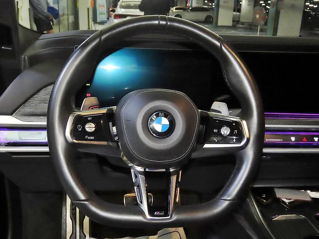 BMW 7시리즈 7시리즈 (G70) 740d xDrive M 스포츠 이미지 8