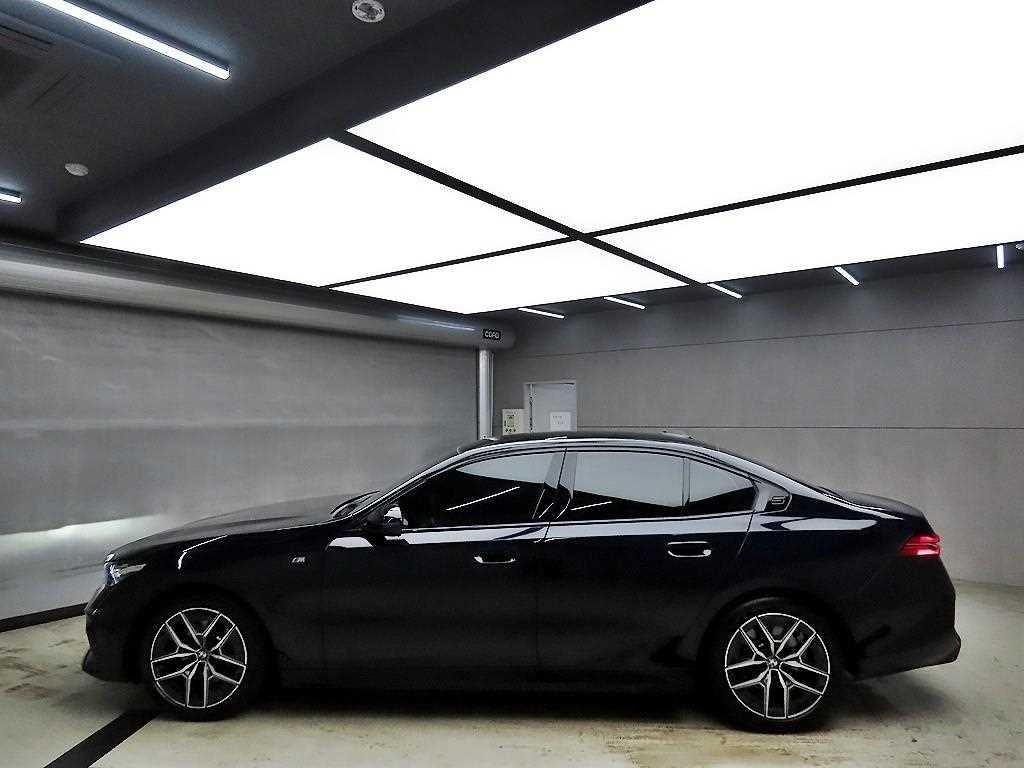 BMW 5시리즈 5시리즈 (G60) 520i M 스포츠 이미지 4