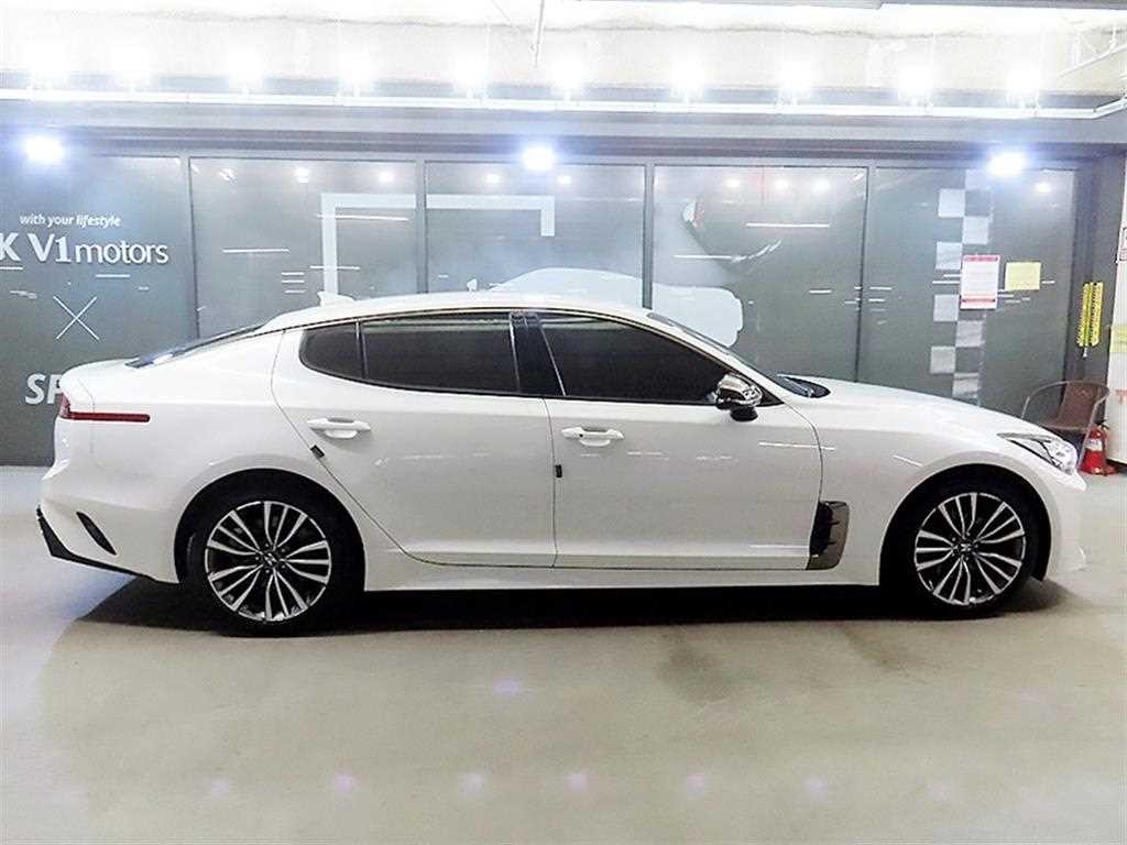 기아 스팅어 가솔린 2.0 터보 AWD 플래티넘 이미지 3
