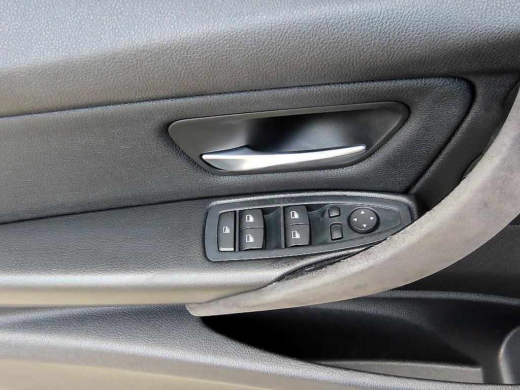 BMW 3시리즈 3시리즈 (F30) 320i 이미지 12