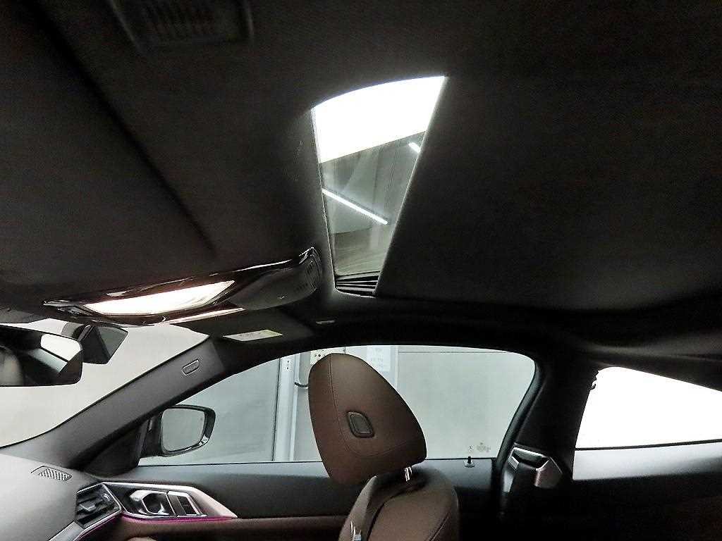 BMW 4시리즈 4시리즈 (G22) 420i 쿠페 M 스포츠 이미지 17