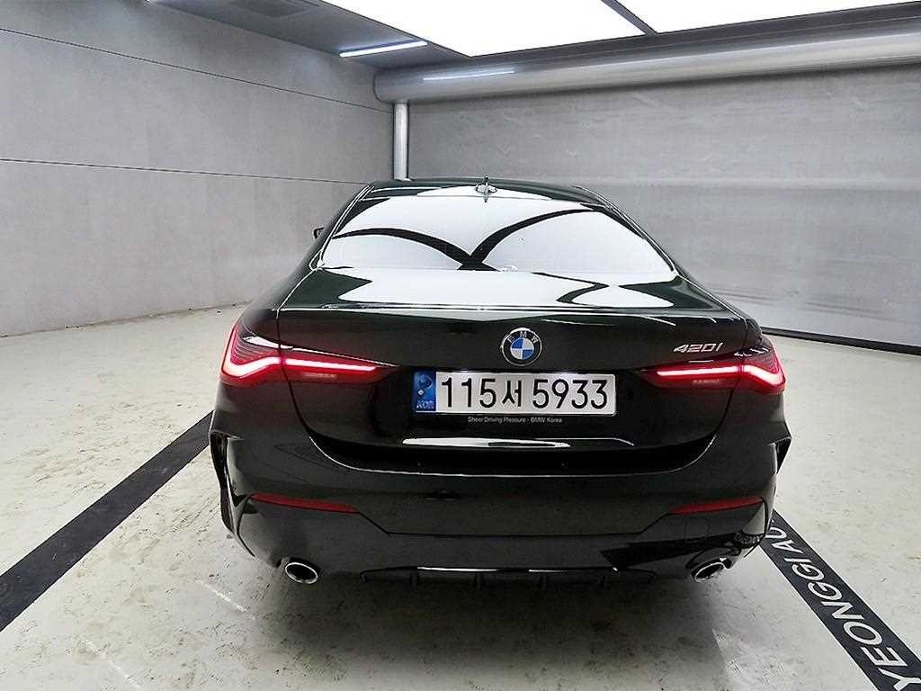 BMW 4시리즈 4시리즈 (G22) 420i 쿠페 M 스포츠 이미지 3