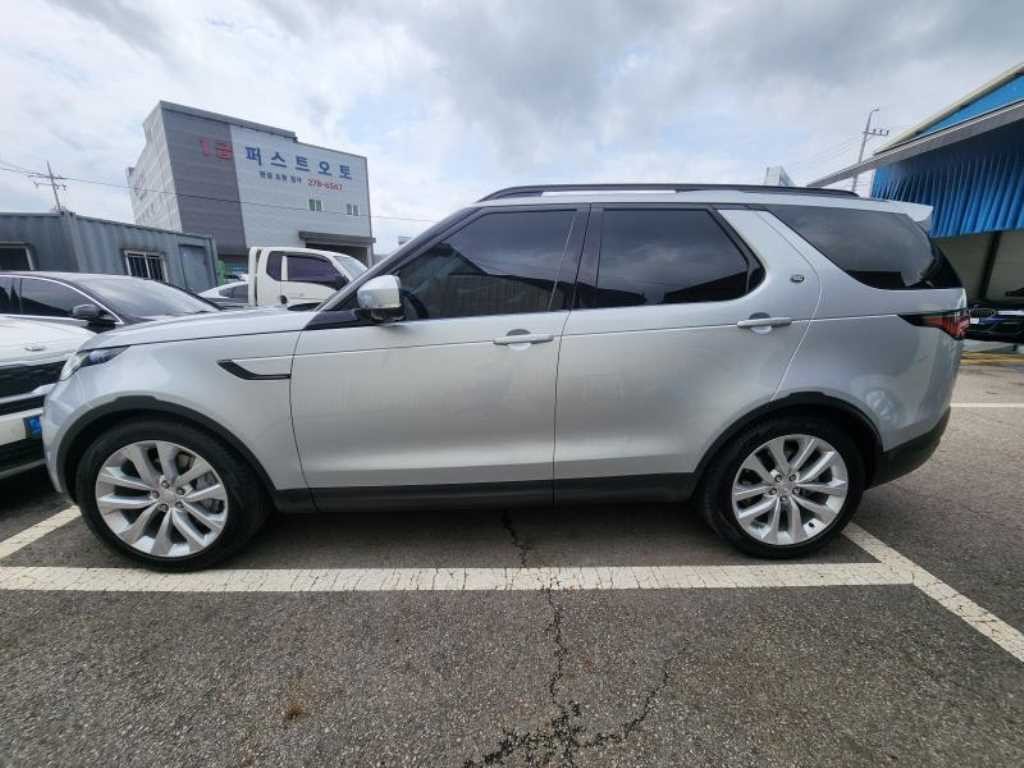 랜드로버 디스커버리 디스커버리5 2.0 P300 SE 이미지 3